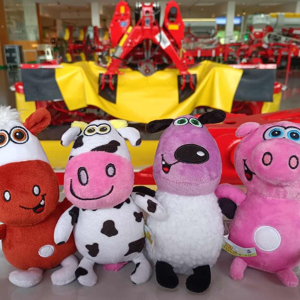 Happy Friends set with sheep and pig
